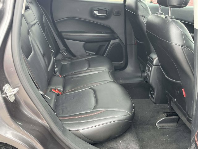 Used 2018 Jeep Compass Trailhawk w/ Leather Interior Group AWD/4WD image 25
