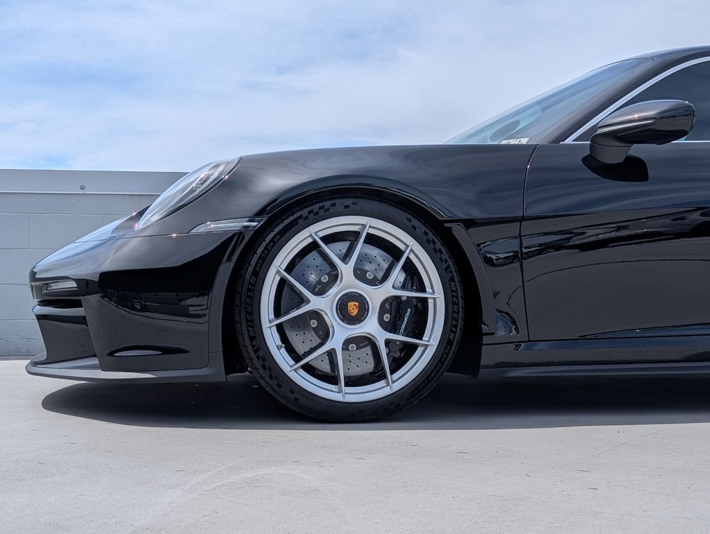 Certified 2024 Porsche 911 GT3 RS RWD image 9