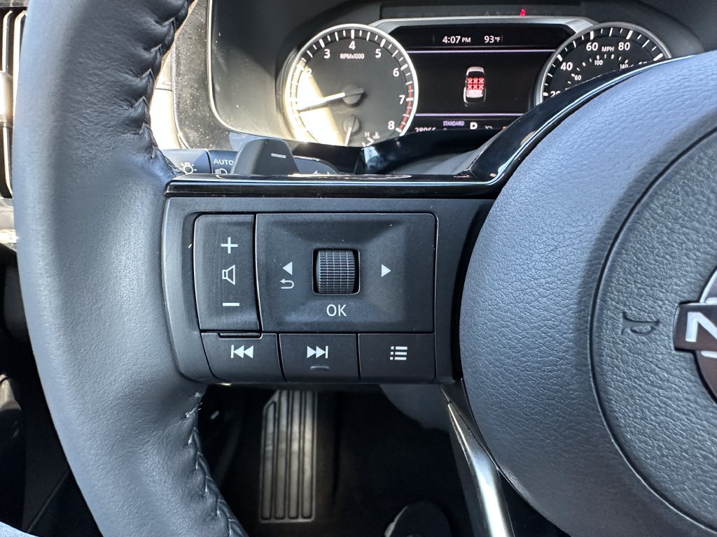 Used 2022 Nissan Pathfinder SV FWD image 26
