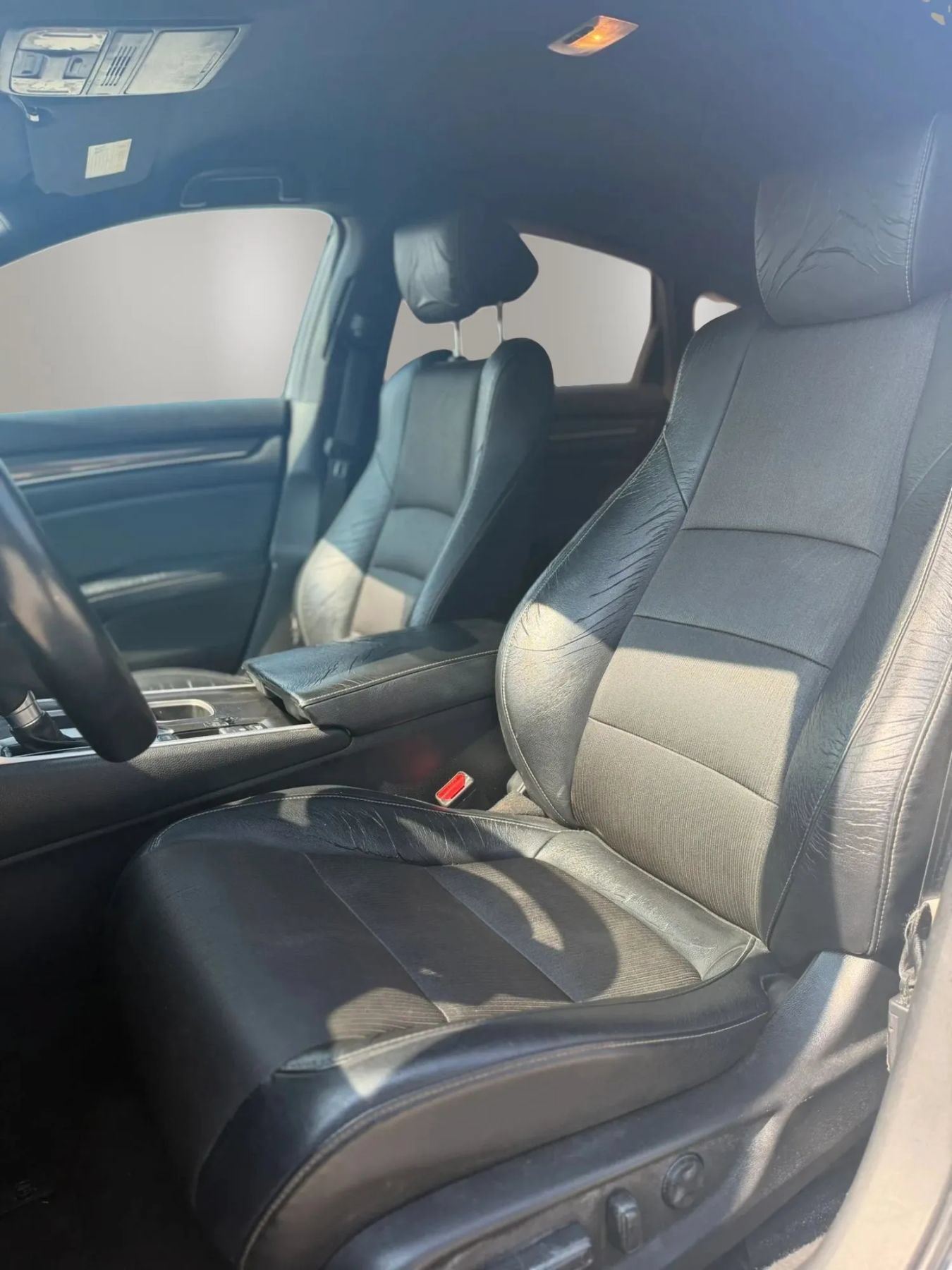 Used 2018 Honda Accord Sport image 11