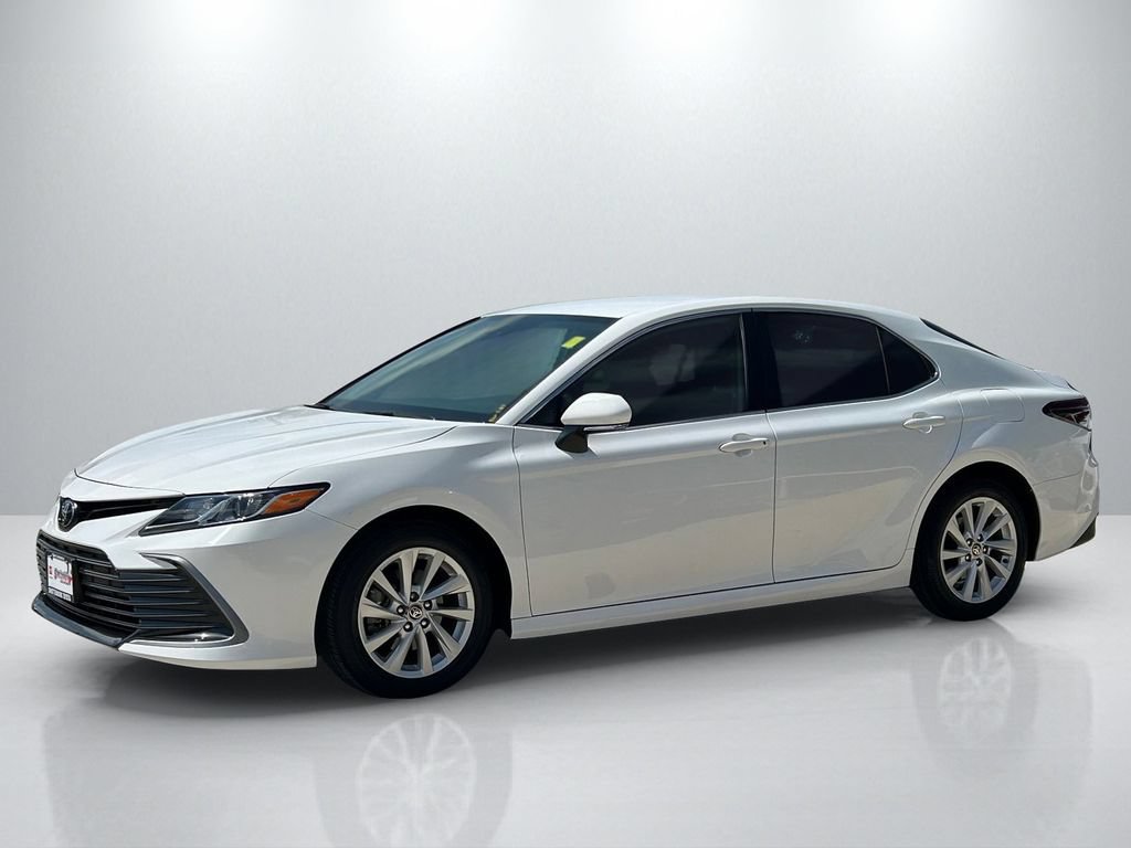 Used 2024 Toyota Camry LE w/ Convenience Package FWD image 8