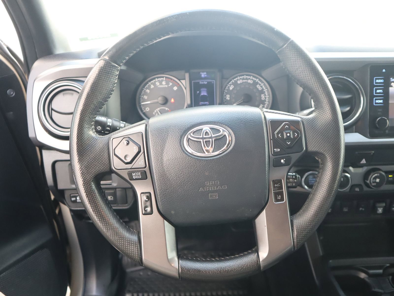 Used 2019 Toyota Tacoma TRD Off-Road w/ Technology Package AWD/4WD image 30