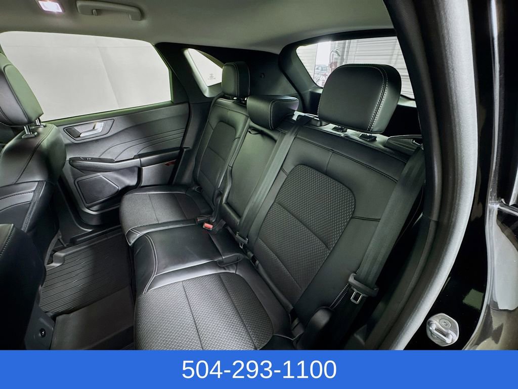 Used 2025 Ford Escape SE image 24
