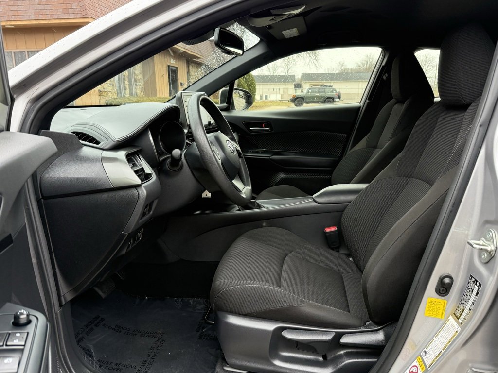 Used 2019 Toyota C-HR LE image 11