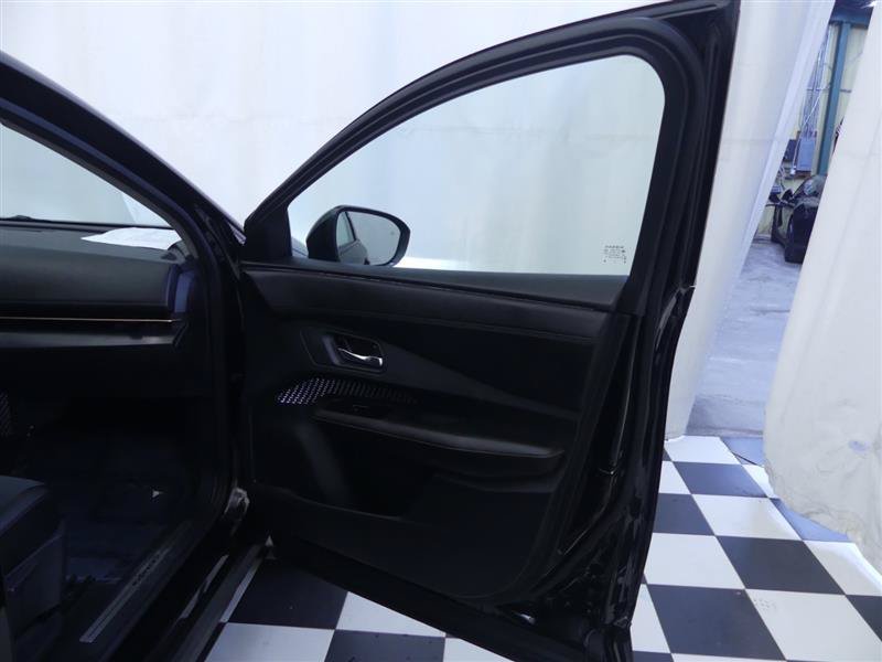 Used 2023 Nissan Ariya AWD image 23