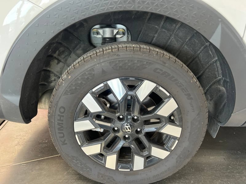 Used 2025 Hyundai Santa Cruz SEL AWD/4WD image 9