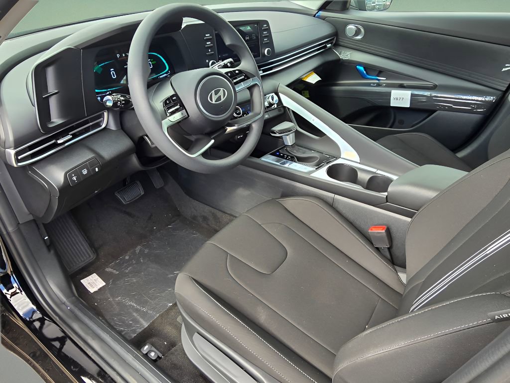 New 2025 Hyundai Elantra Blue image 23
