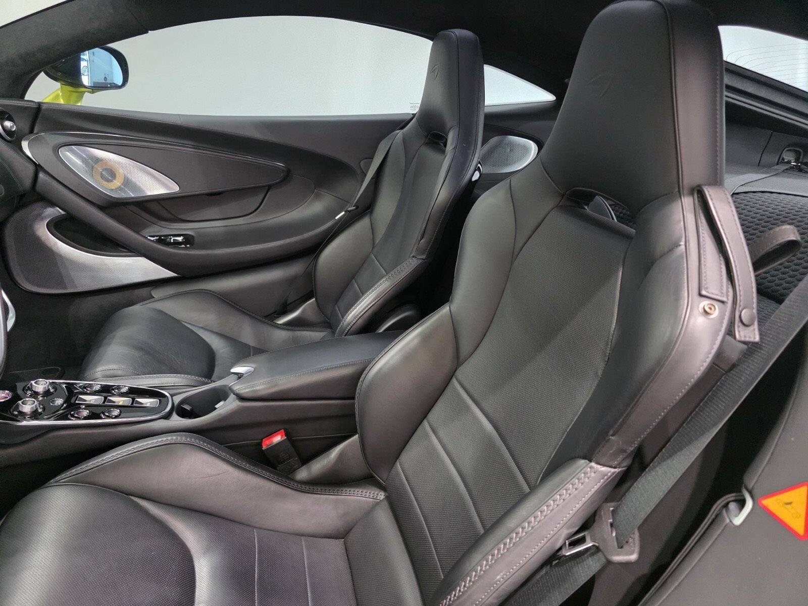 Used 2022 McLaren GT image 8