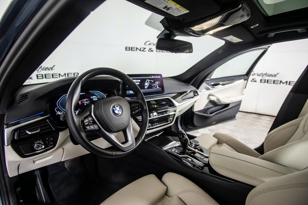 Used 2023 BMW 530e w/ Premium Package image 19