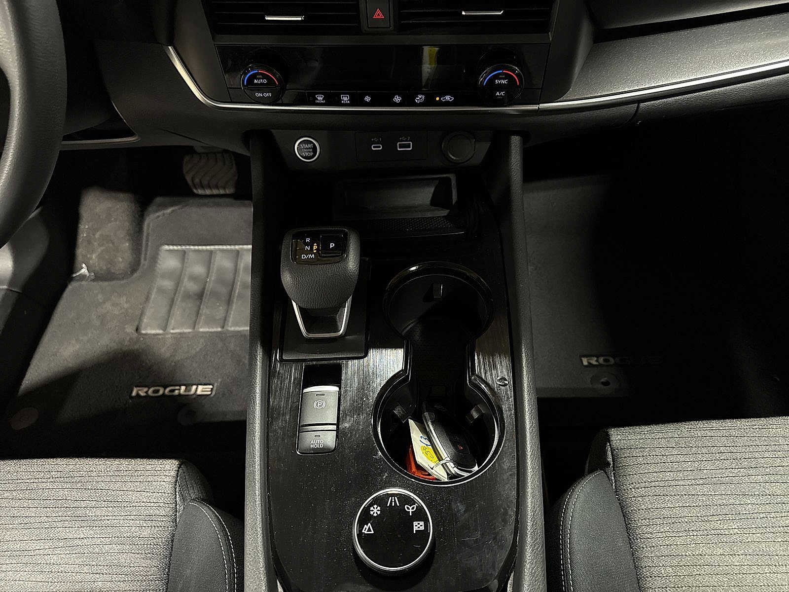 Used 2023 Nissan Rogue SV image 30