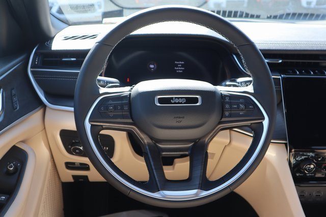 New 2025 Jeep Grand Cherokee Limited w/ Trailer Tow Package image 4