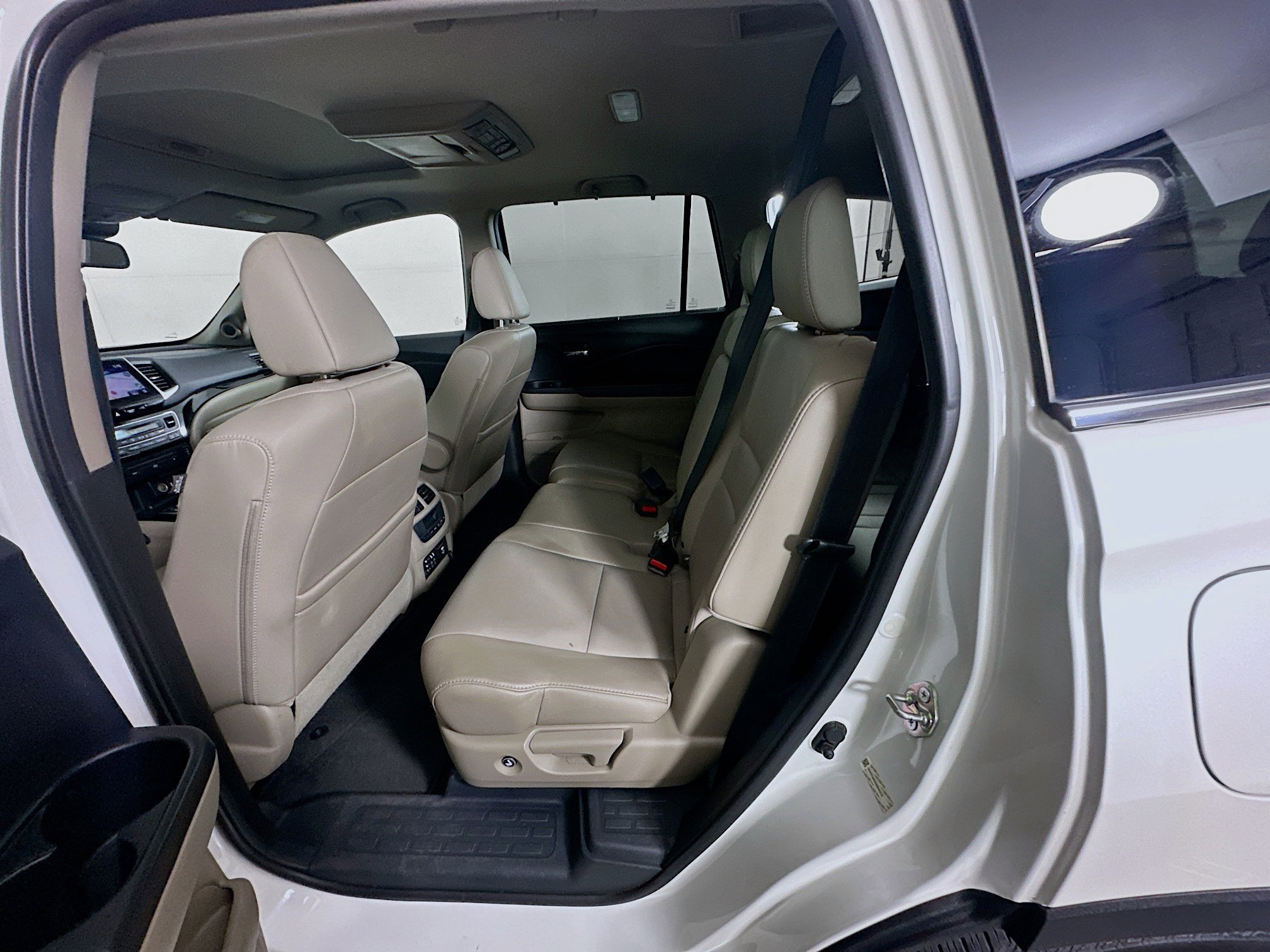 Used 2016 Honda Pilot Touring image 28
