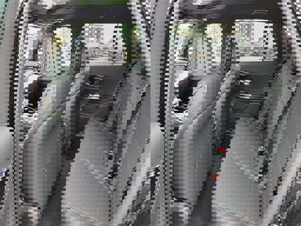 New 2025 Mercedes-Benz GLC 300 image 13