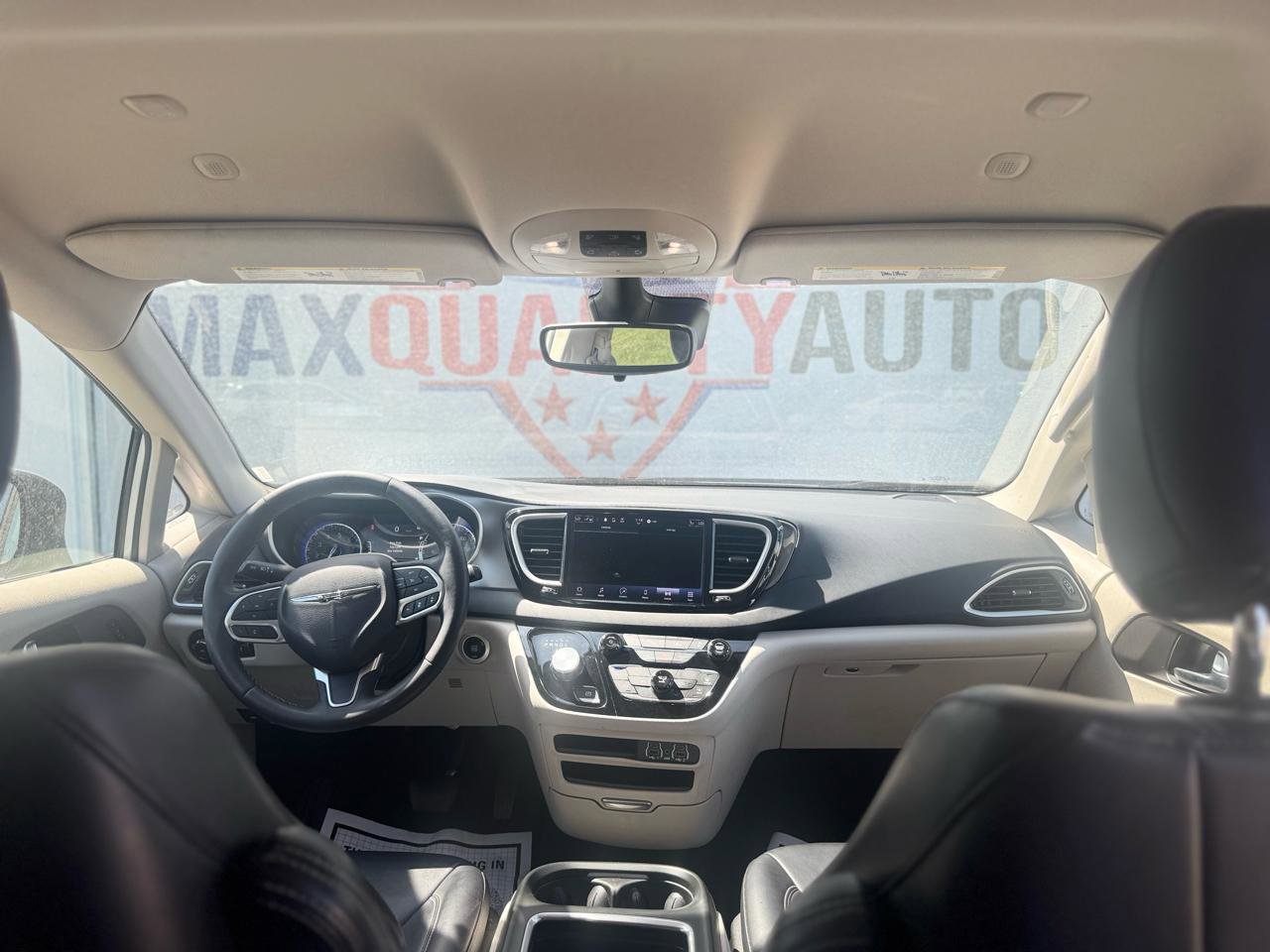 Used 2023 Chrysler Pacifica Touring-L image 33