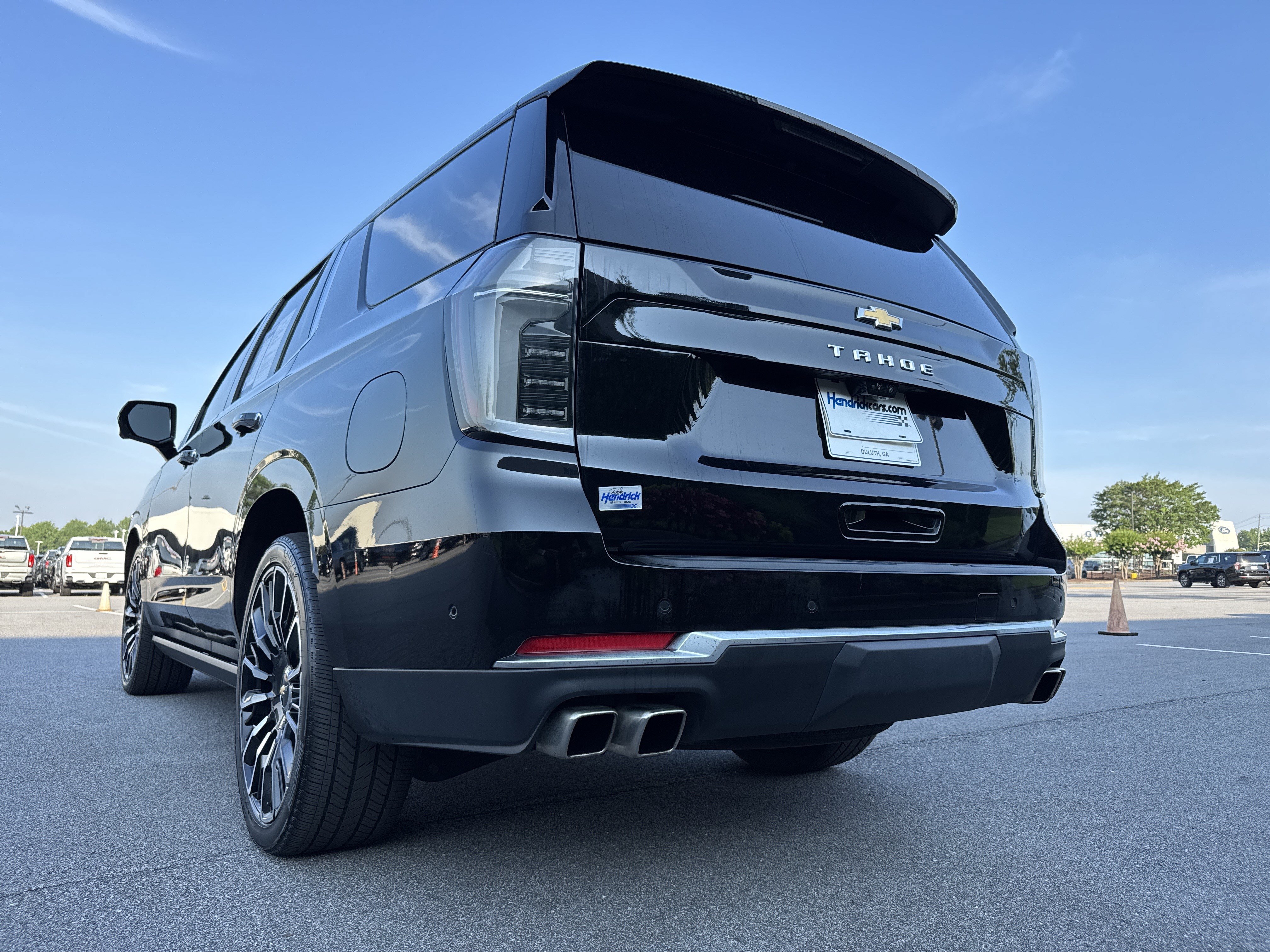 Used 2025 Chevrolet Tahoe High Country AWD/4WD image 8