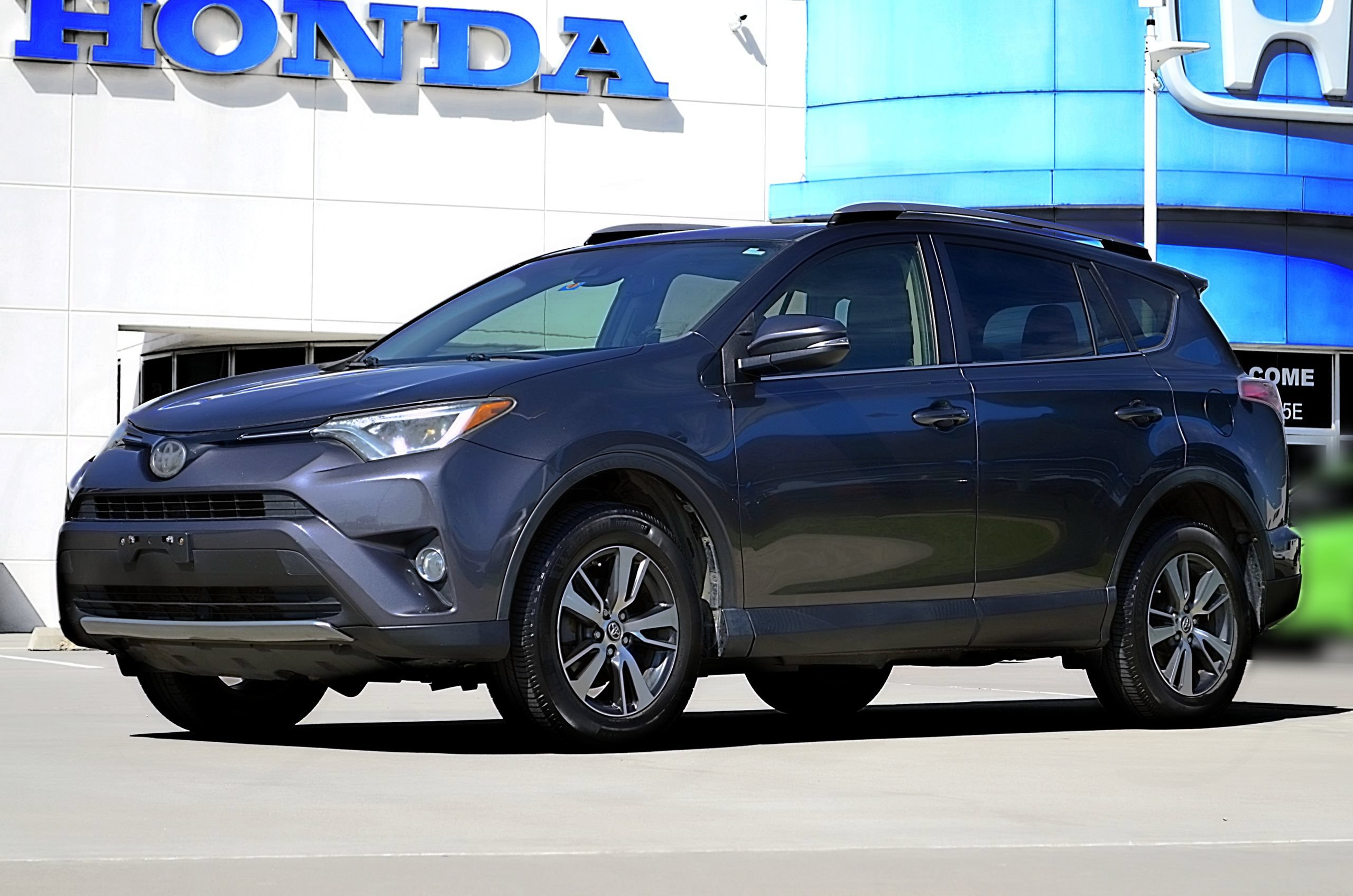 Used 2017 Toyota RAV4 XLE w/ All Weather Liner Package AWD/4WD image 1