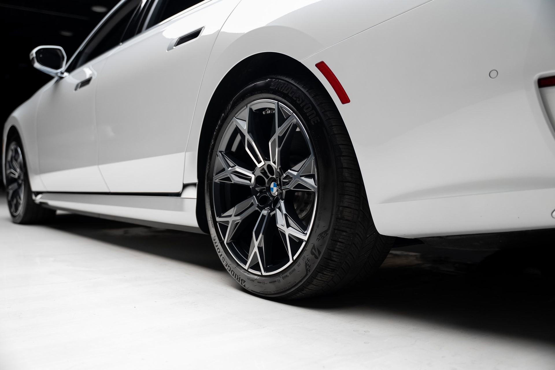 Used 2023 BMW i7 xDrive60 AWD/4WD image 77