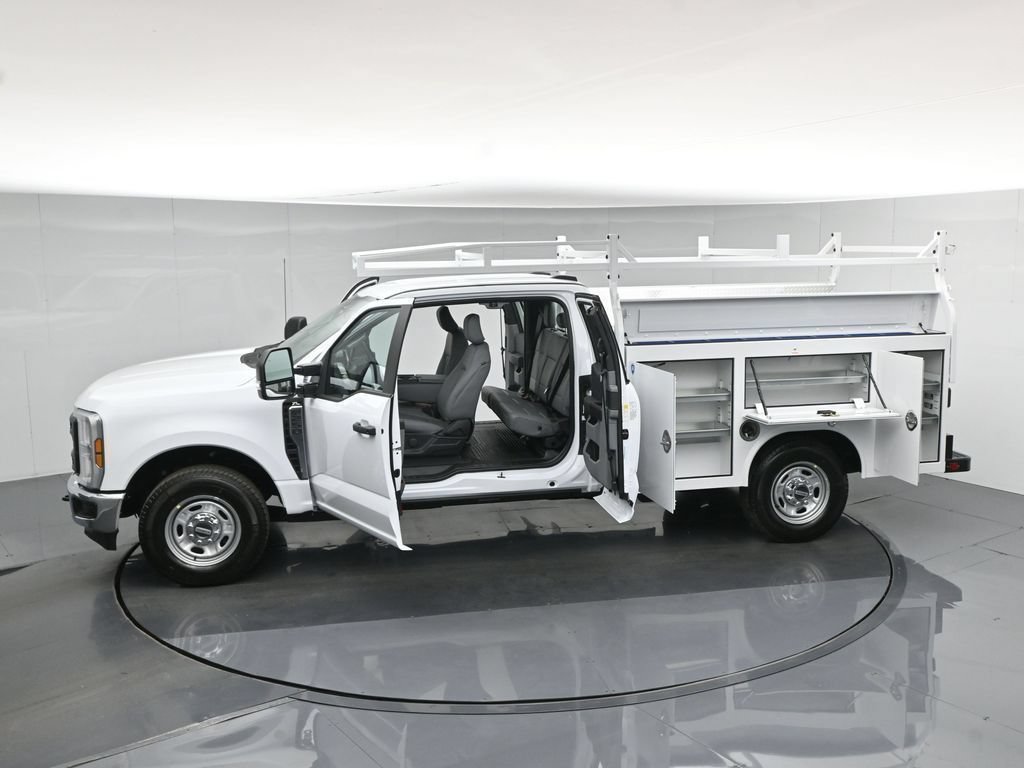 New 2026 Ford F250 XL w/ XL Chrome Package RWD image 47