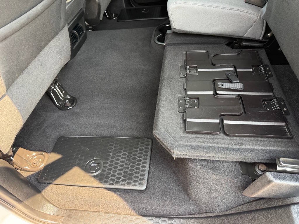Used 2022 RAM 1500 Classic SLT w/ Electronics Convenience Group AWD/4WD image 39