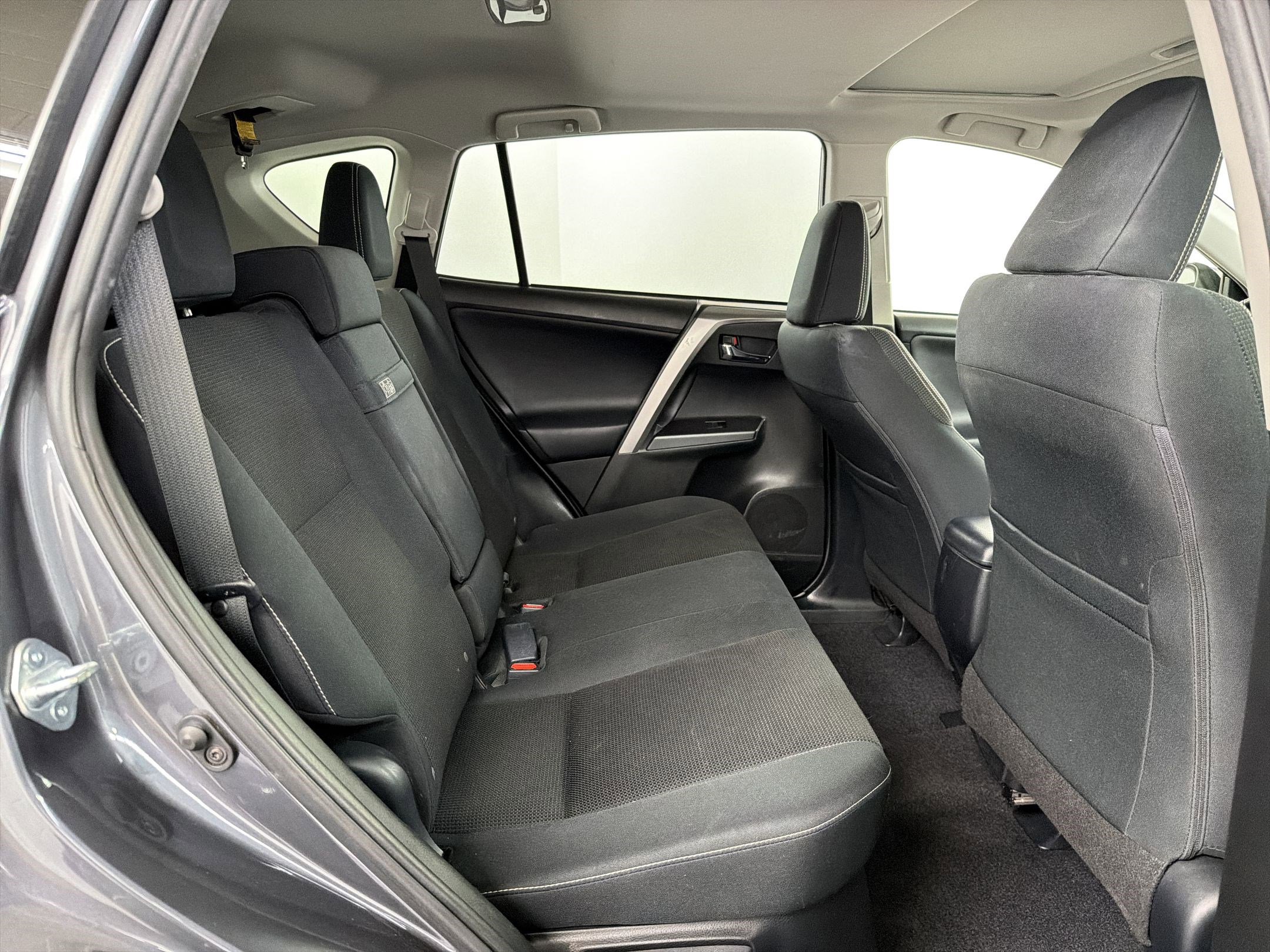 Used 2017 Toyota RAV4 XLE w/ Convenience Package AWD/4WD image 30