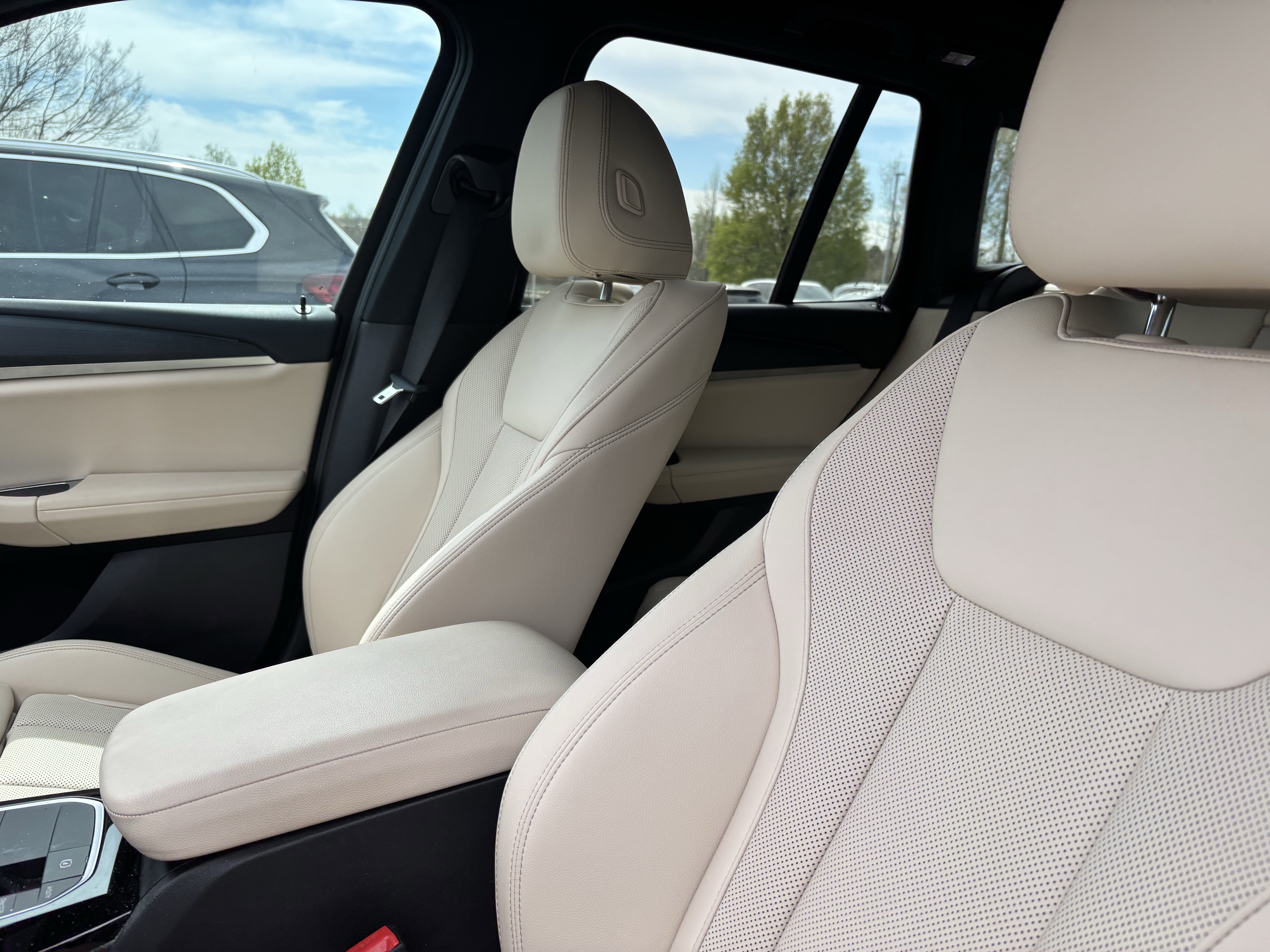 Used 2023 BMW X3 sDrive30i w/ Premium Package image 17