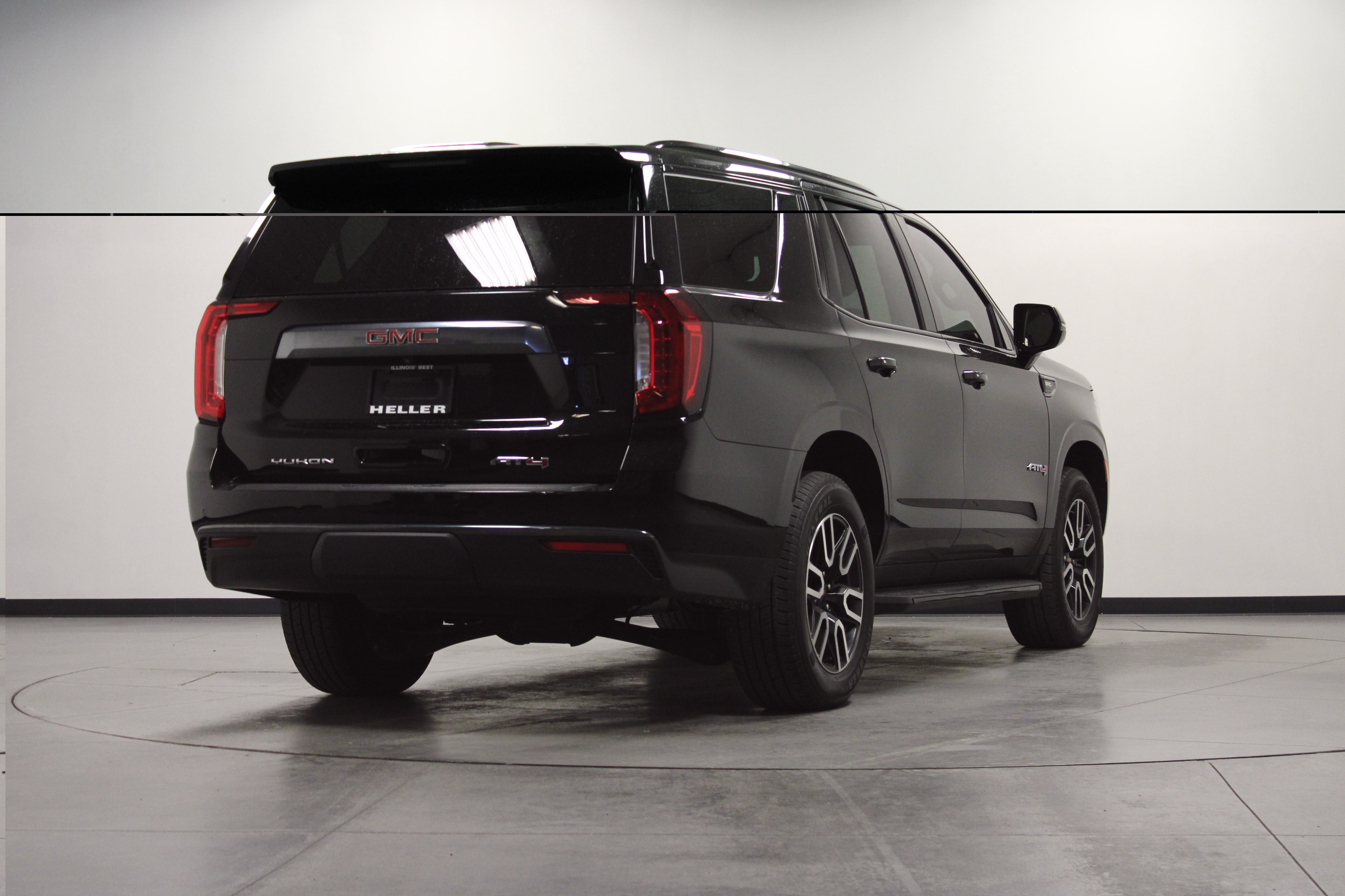 Used 2023 GMC Yukon AT4 AWD/4WD image 4