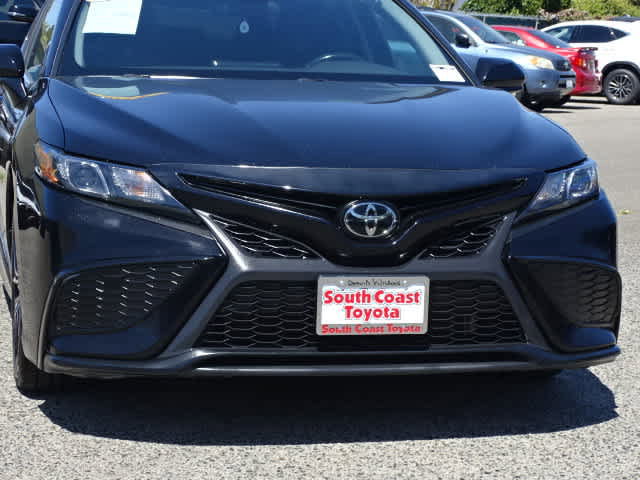 Certified 2021 Toyota Camry SE FWD image 4