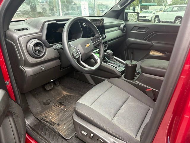 Used 2025 Chevrolet Colorado W/T w/ WT Custom Package AWD/4WD image 4
