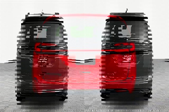 New 2026 Chrysler Pacifica Select w/ S Appearance Package image 5