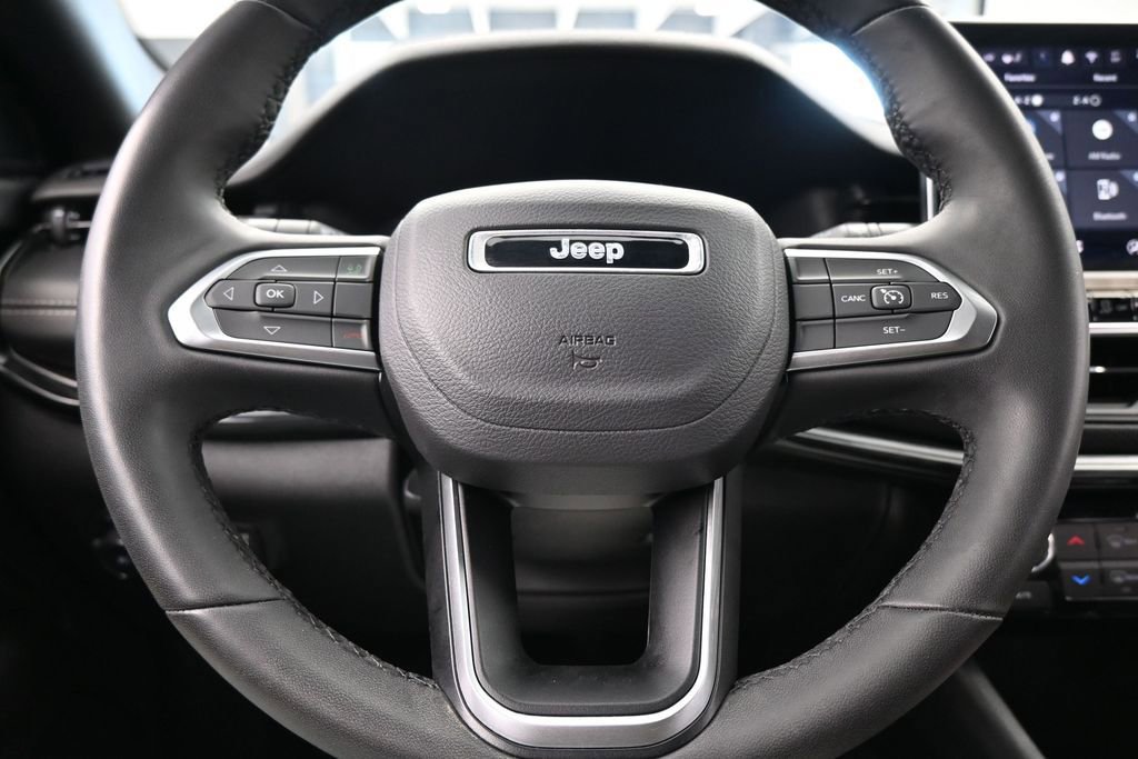 Used 2024 Jeep Compass Latitude w/ Convenience Group AWD/4WD image 23