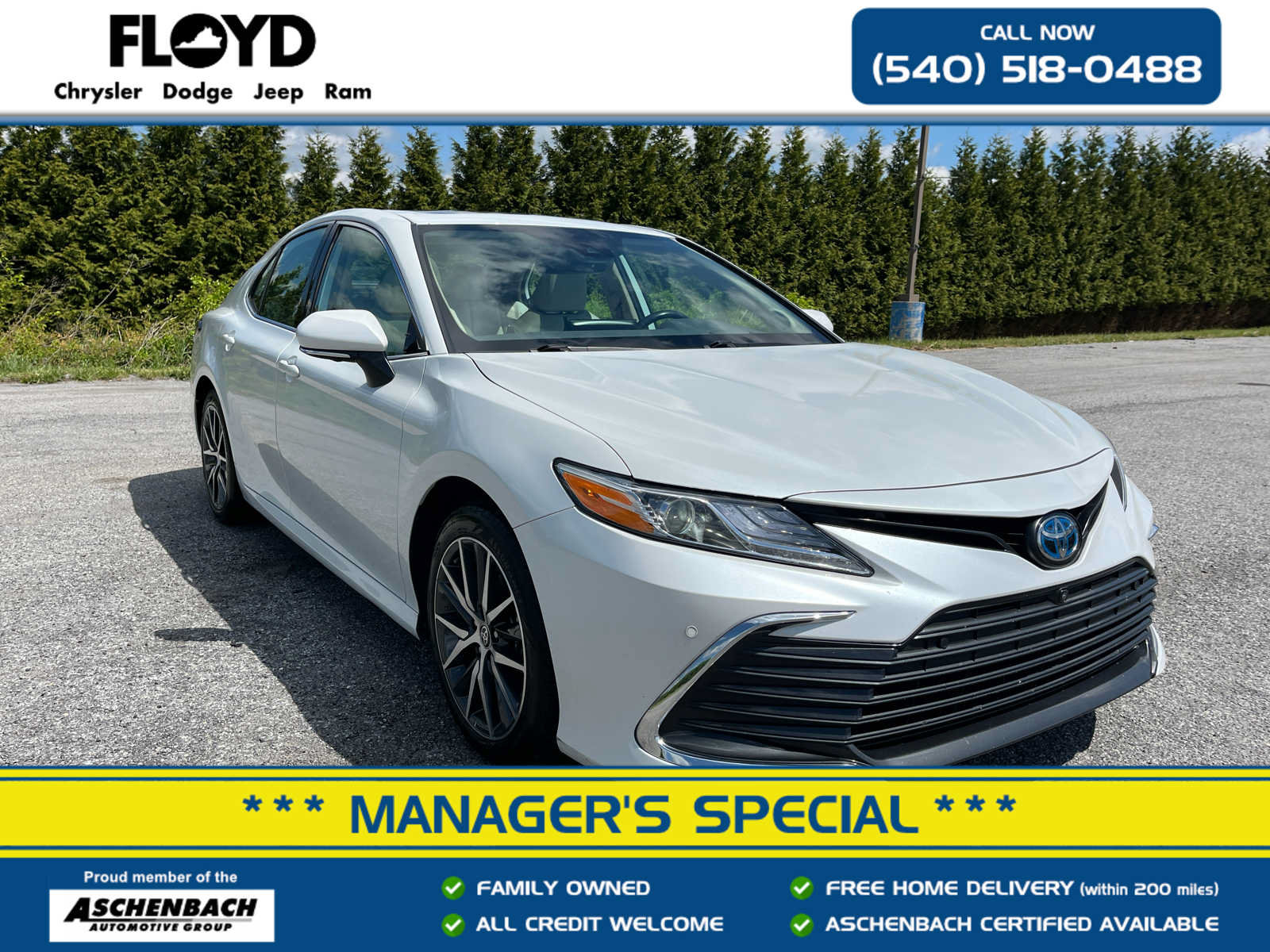 Used 2024 Toyota Camry XLE w/ Navigation Package FWD image 1