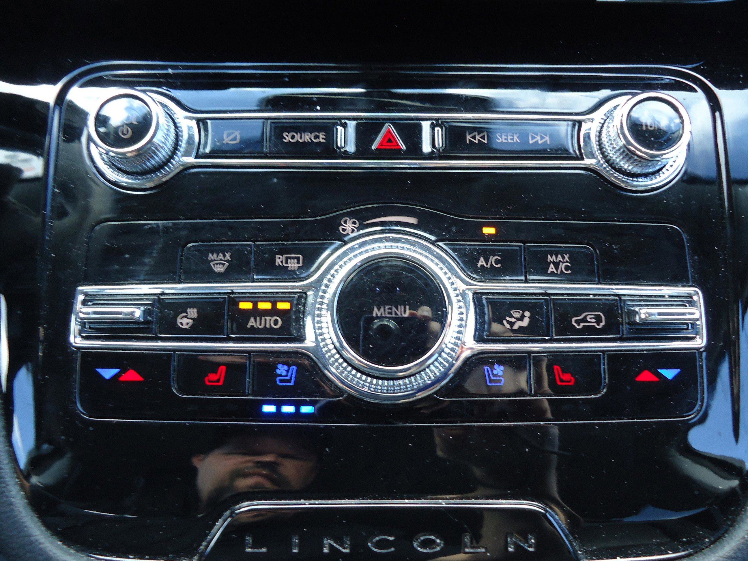 Used 2022 Lincoln Corsair AWD w/ Equipment Group 101A image 19