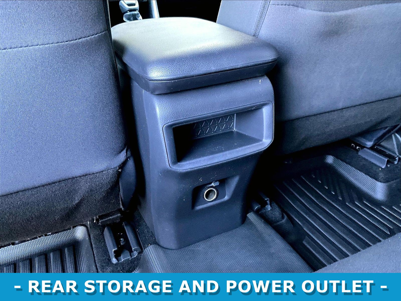 Used 2019 Toyota RAV4 LE FWD image 10