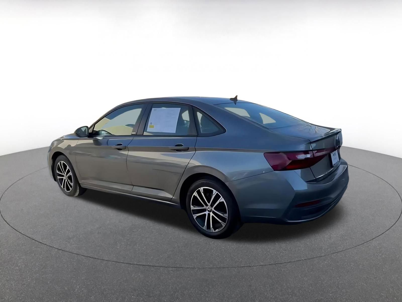 Used 2025 Volkswagen Jetta Sport image 11