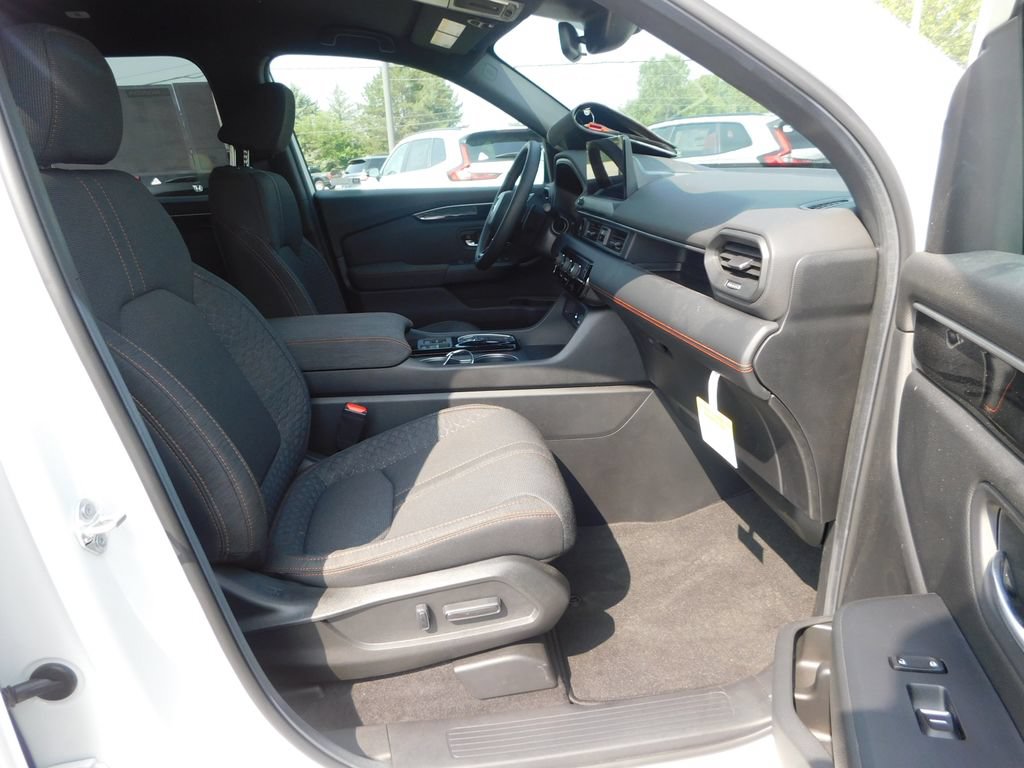 Used 2026 Honda Pilot Sport image 17