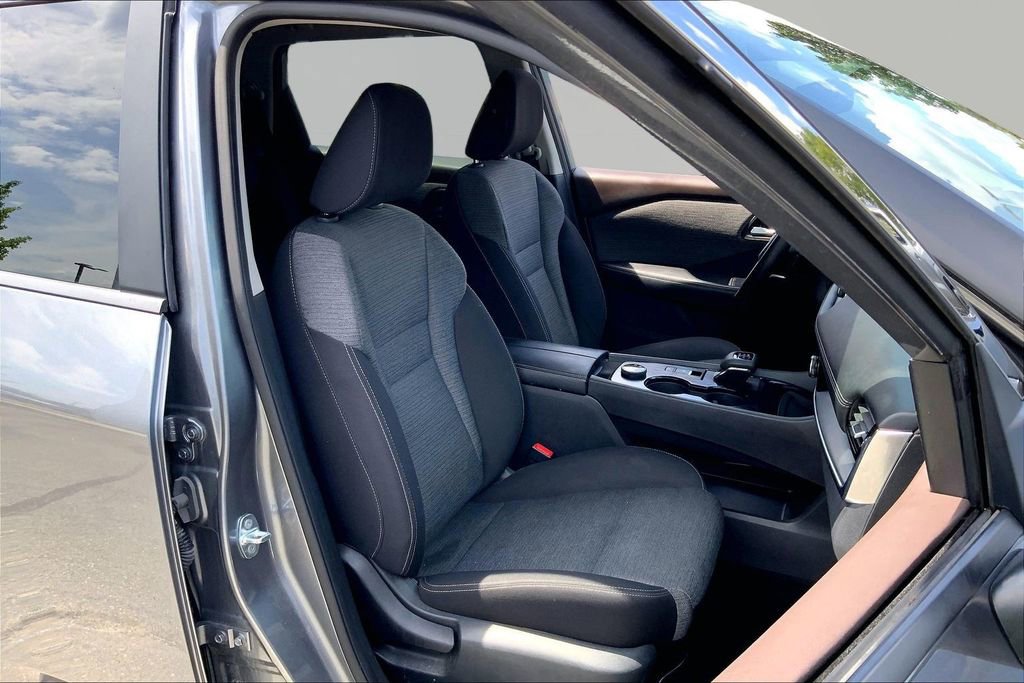 Used 2022 Nissan Rogue SV AWD/4WD image 19
