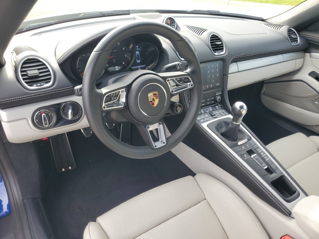 Used 2024 Porsche 718 Boxster RWD image 14