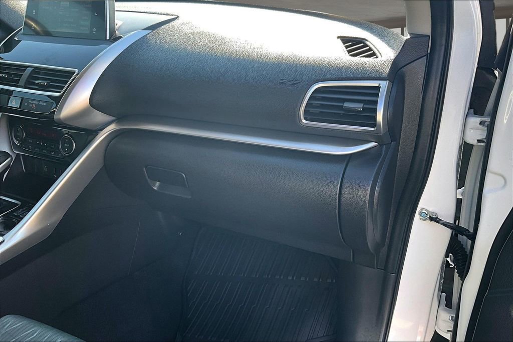 Used 2020 Mitsubishi Eclipse Cross SE image 18