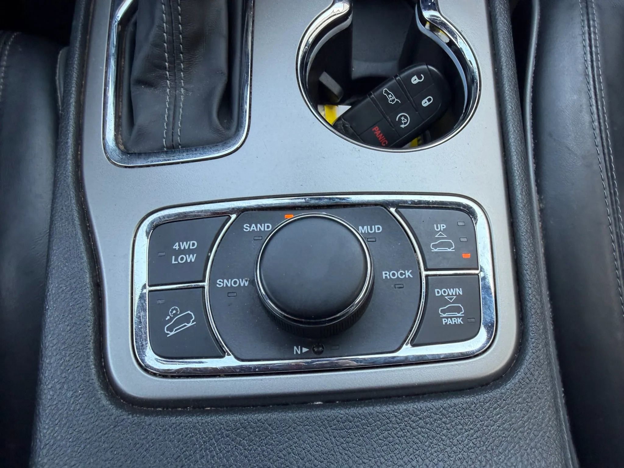 Used 2019 Jeep Grand Cherokee Overland image 5