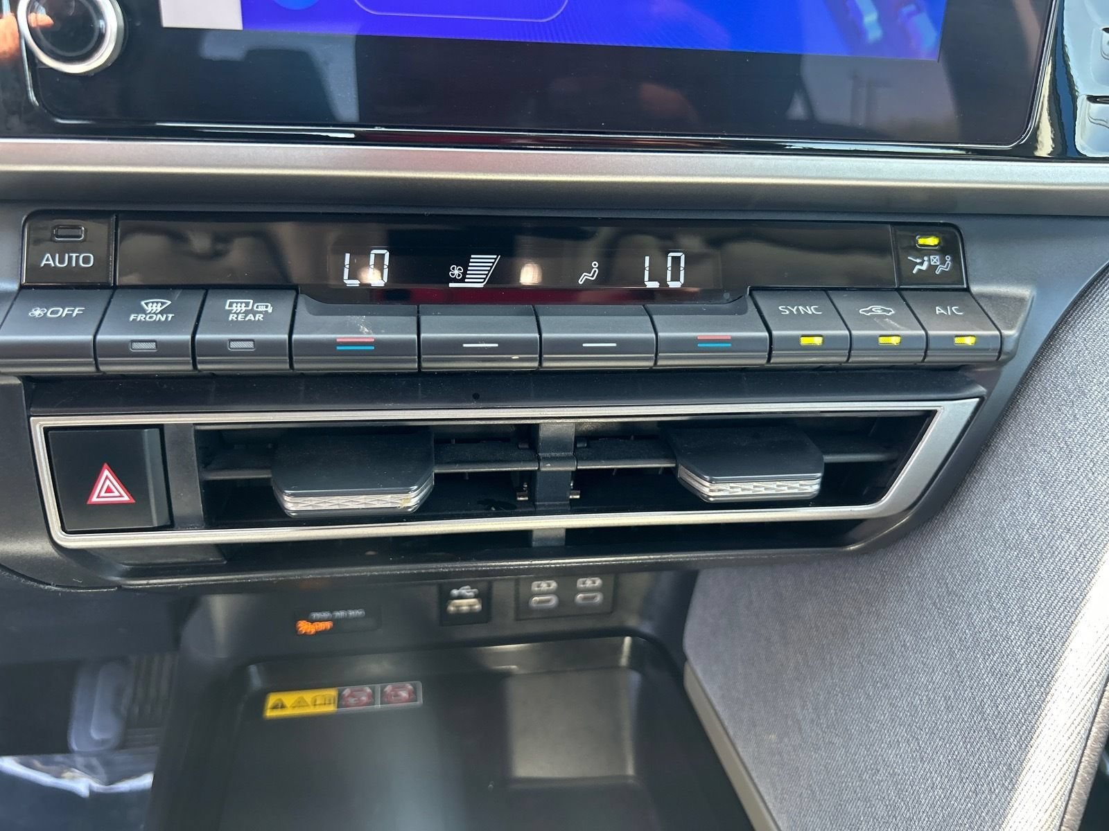 Used 2025 Toyota Camry LE w/ Convenience Package FWD image 25