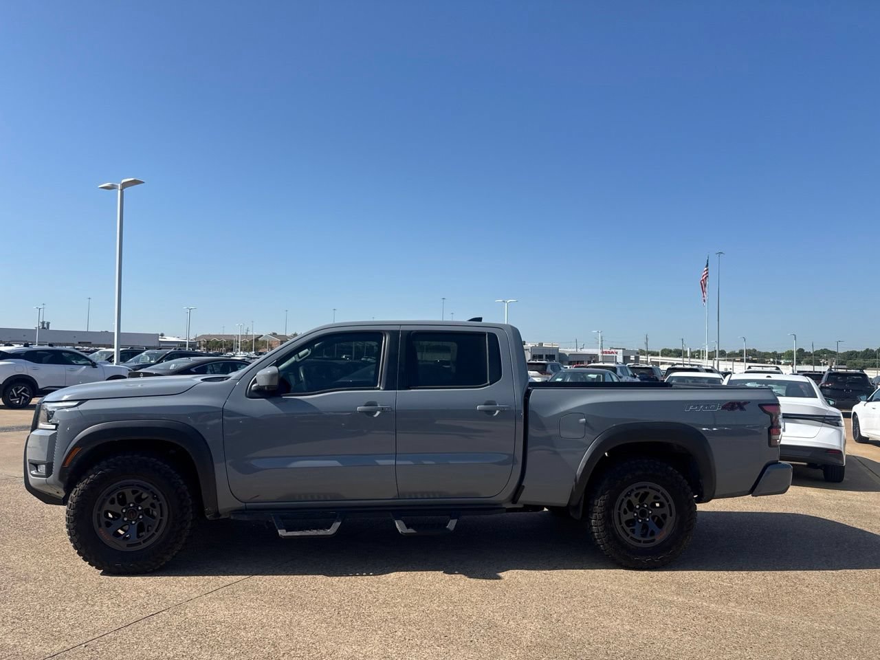 Certified 2025 Nissan Frontier PRO-4X w/ Pro Convenience Package AWD/4WD image 11