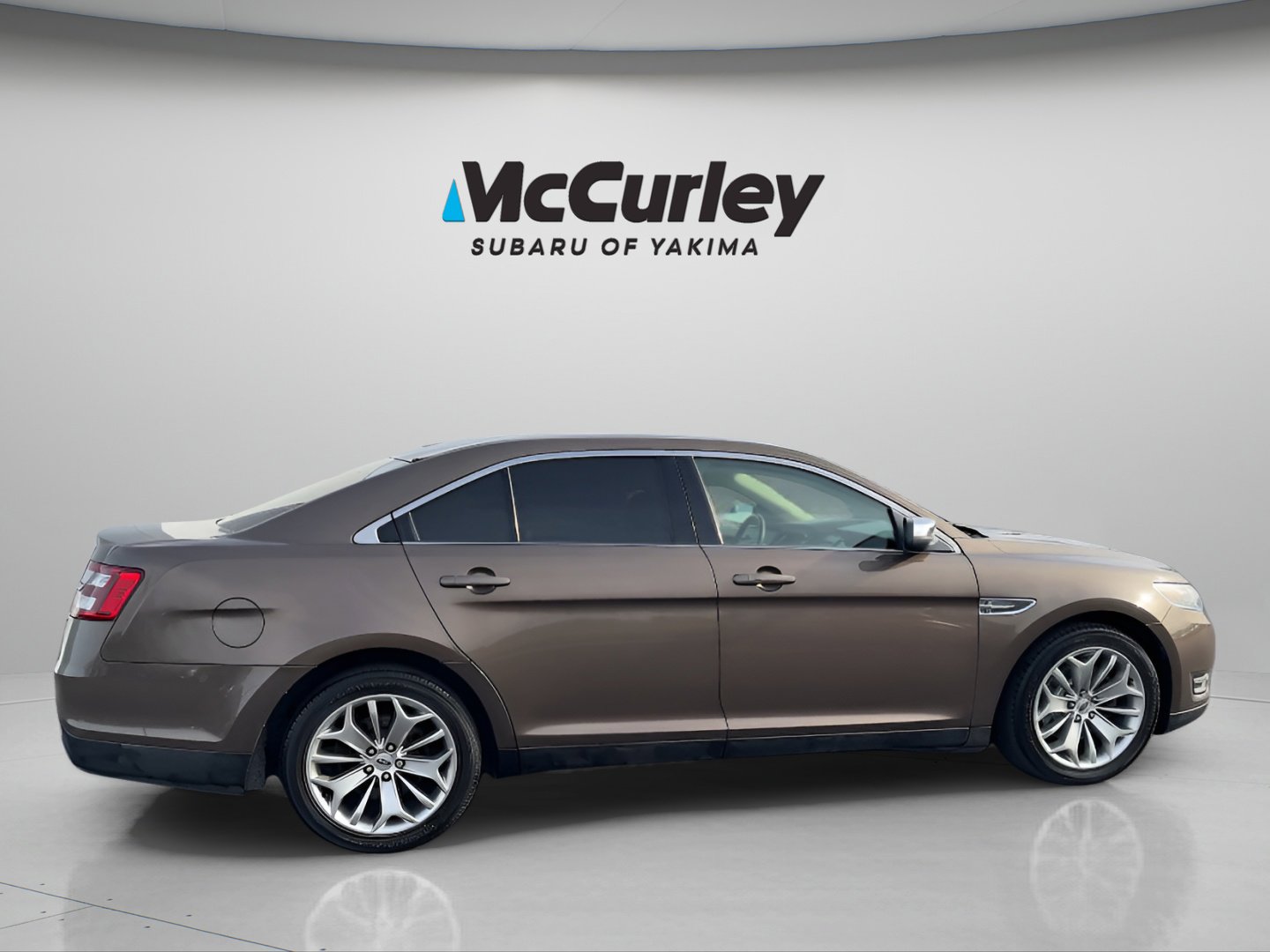 Used 2015 Ford Taurus Limited FWD image 7
