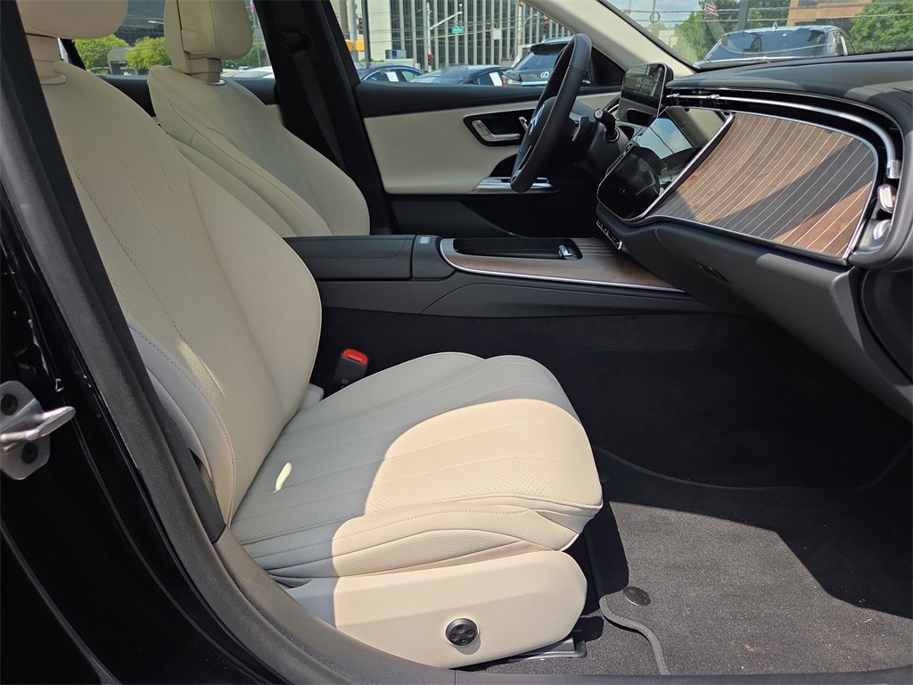 New 2025 Mercedes-Benz E 450 4MATIC Sedan image 16