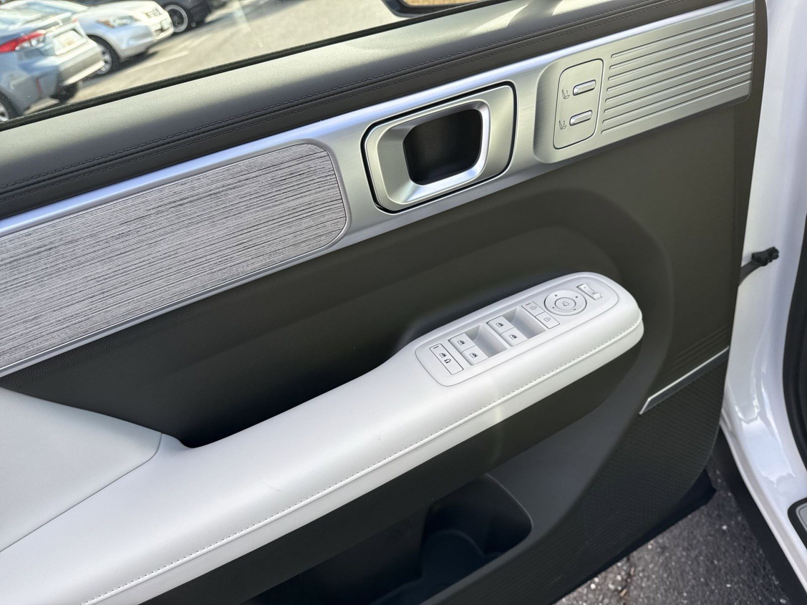 Used 2025 Hyundai Santa Fe Calligraphy image 14