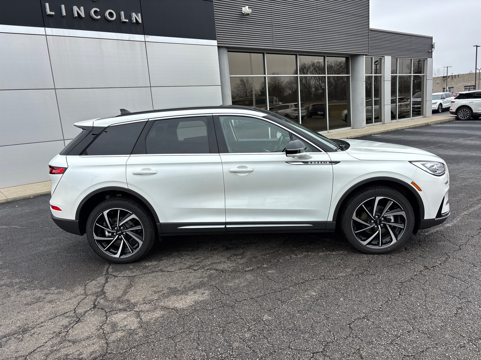 New 2026 Lincoln Corsair Reserve AWD/4WD image 8