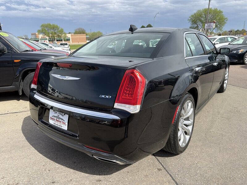 Used 2020 Chrysler 300 Limited RWD image 6