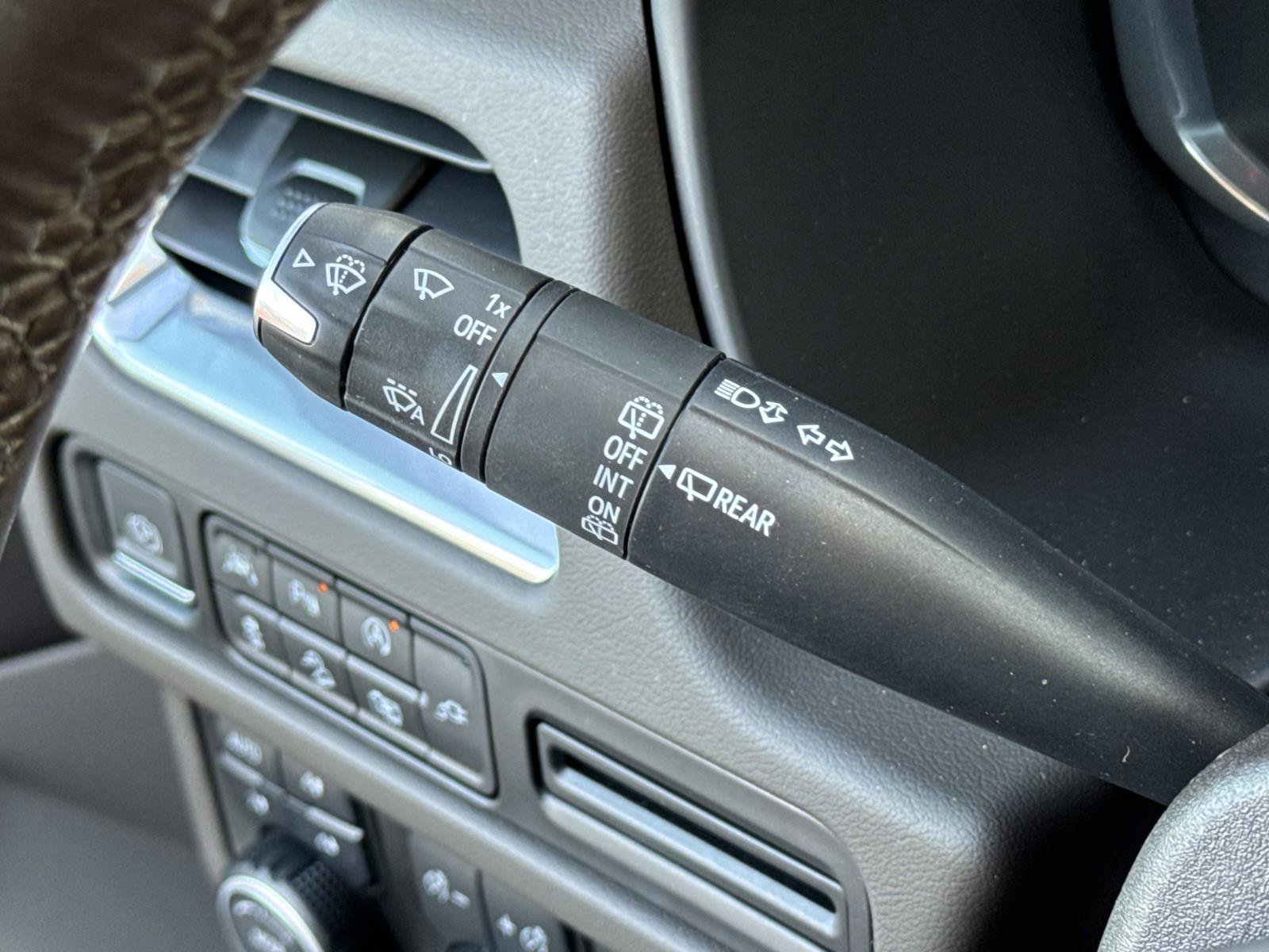 Certified 2022 Chevrolet Tahoe Z71 w/ Luxury Package image 9