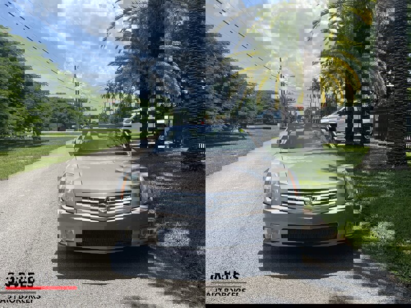 Used 2005 Cadillac XLR image 3