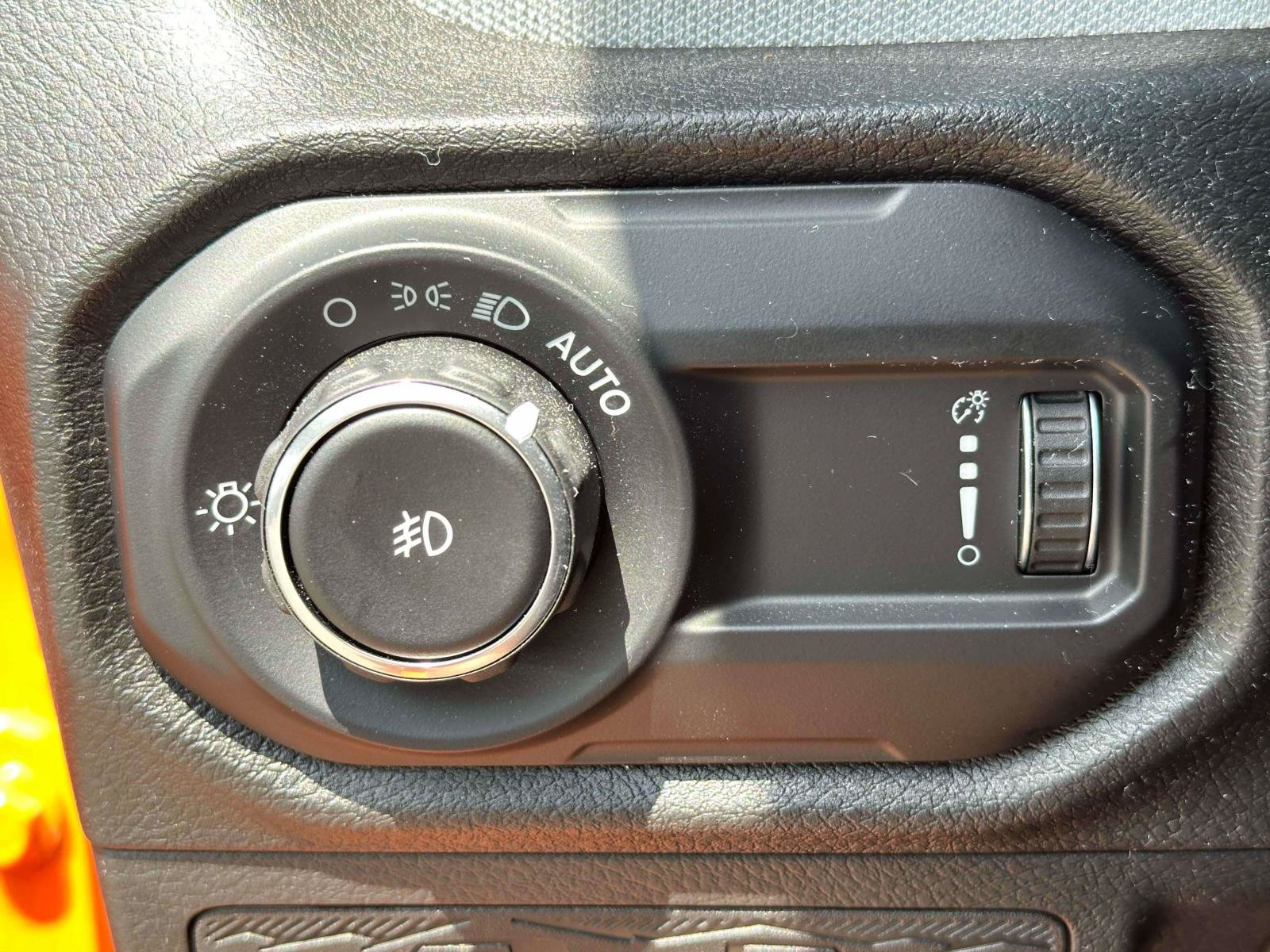 Used 2025 Jeep Wrangler Sport AWD/4WD image 14