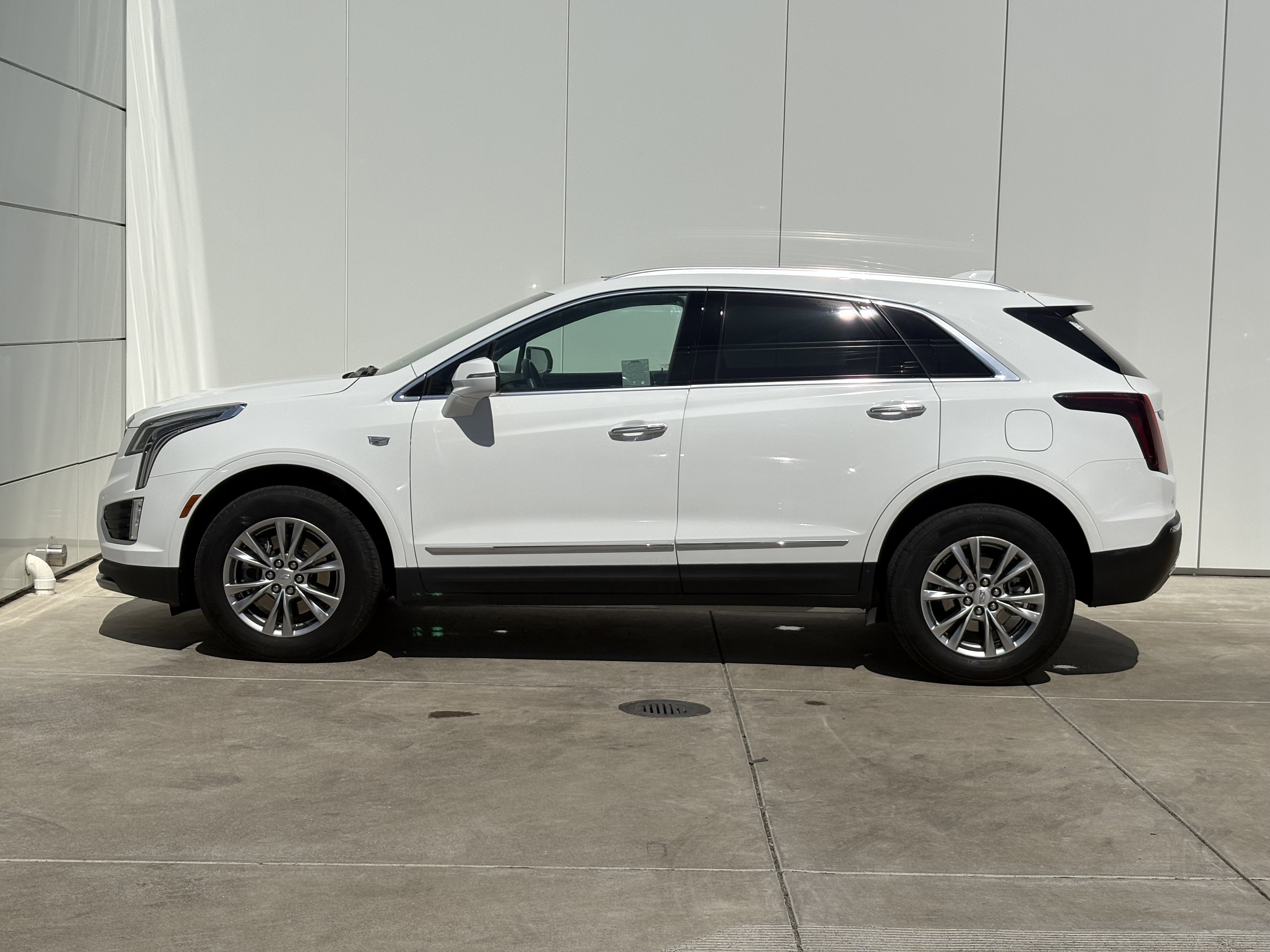 Certified 2023 Cadillac XT5 Premium Luxury image 4